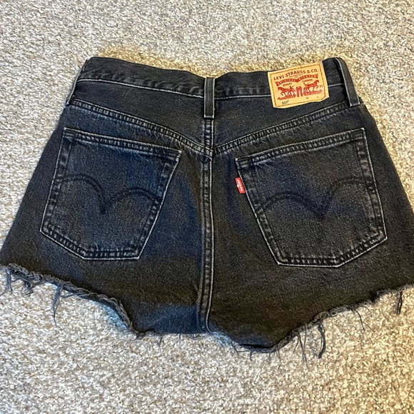 Black Levi shorts - Picture 3 of 4